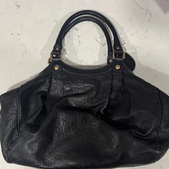 Gucci Hobo Bag in Black with Gold - Picture 6 of 9